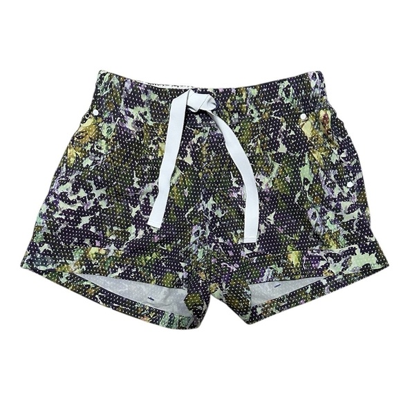 Lululemon Spring Break Away Mid Rise Short 3” in Floral Sport White Multi Sz 4 - Picture 6 of 11